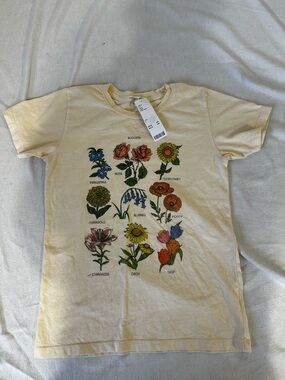 Womens future state Floral Graphic Tee - NWT small
